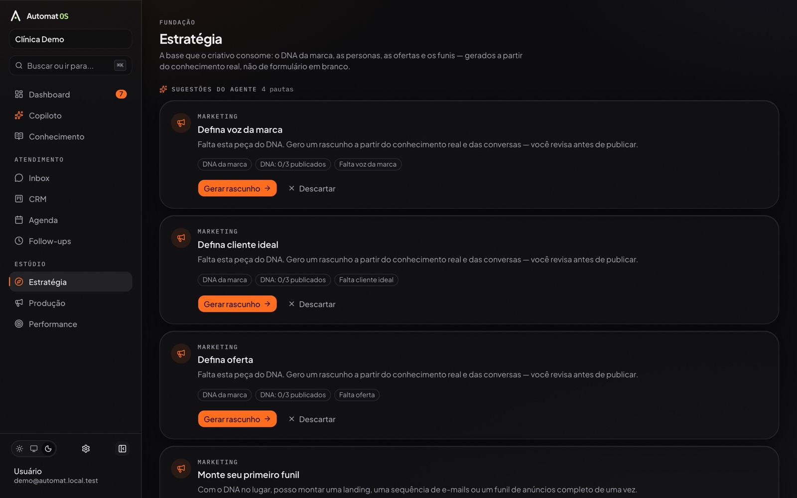Tela de Estratégia do Automat OS: o agente propõe voz da marca, cliente ideal e oferta como rascunhos para aprovar